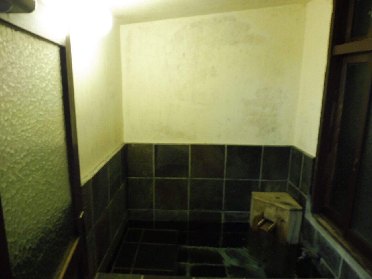 一の湯の一般大型和室の内風呂