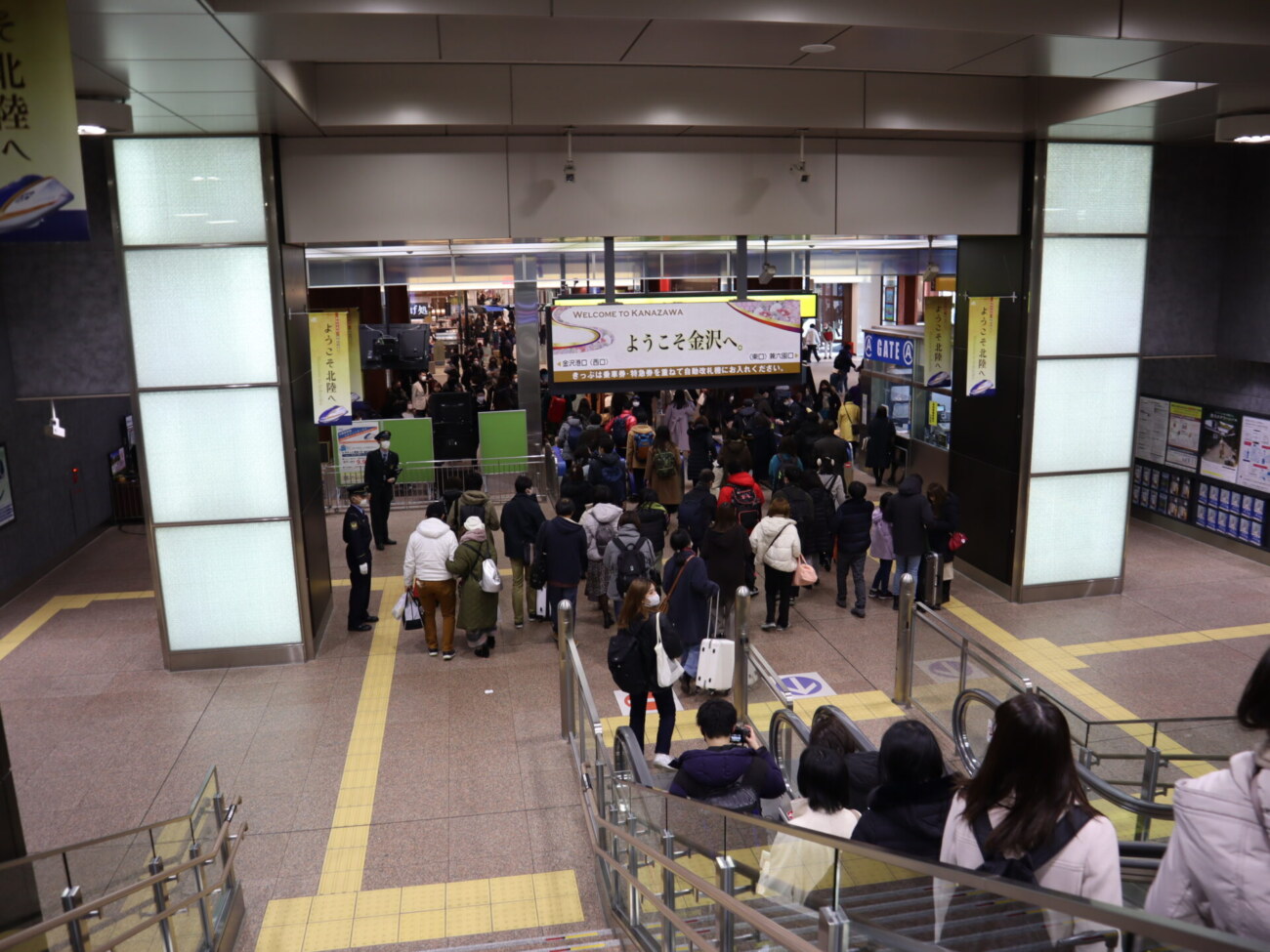 金沢駅の新幹線出口
