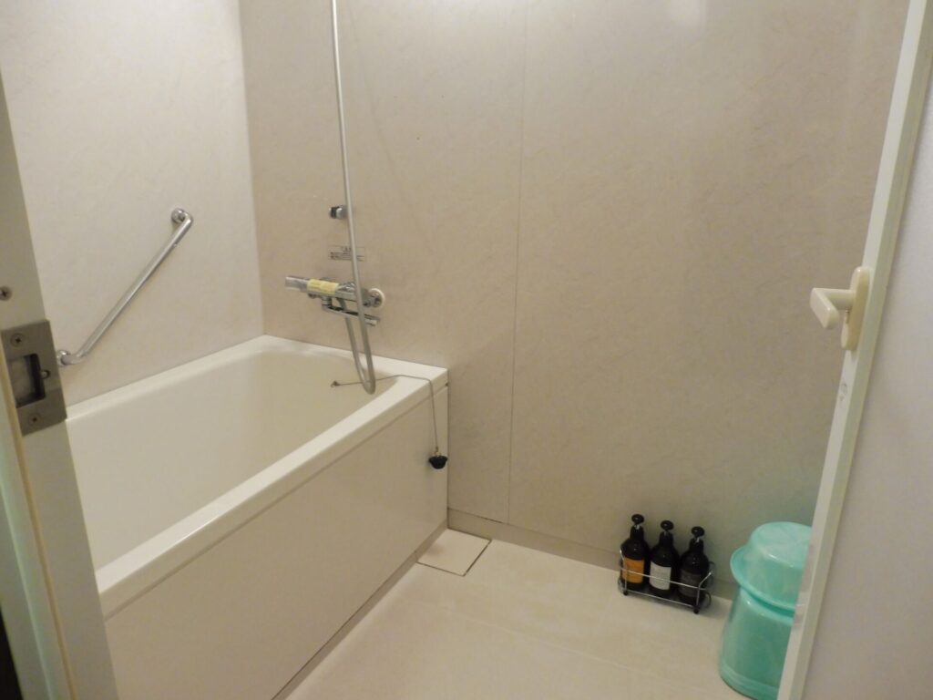 伊勢パールピアホテルのデラックスツインルームの浴室